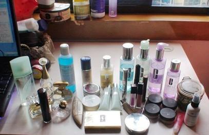 化妝品一整套的必備品與相關(guān)電腦軟件指南